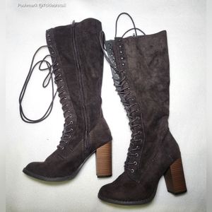 Size 7 Brown Heeled 👢 Laced Boots